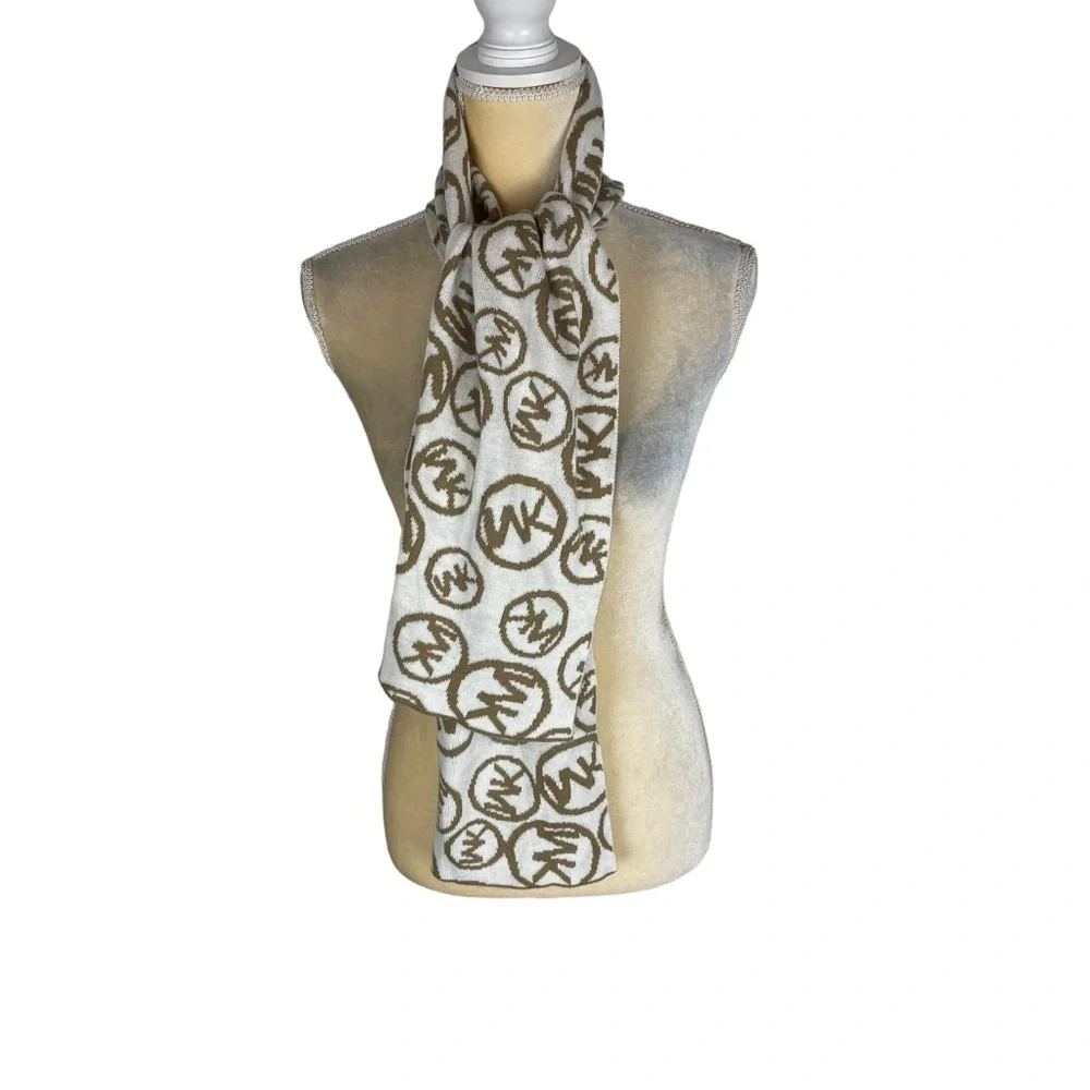 Michael Kors Monogram Reversible Knit Logo‎ Scarf Brown White 10 x 60